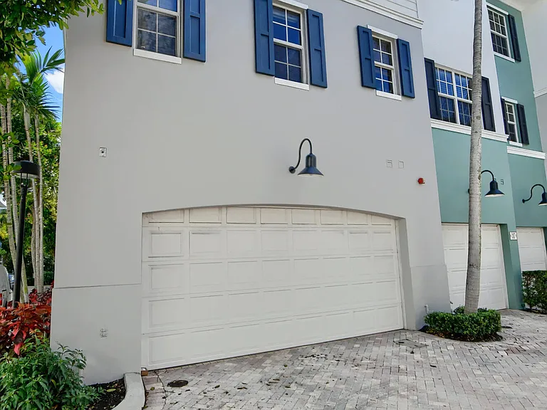 503 N Mallory Cir — Photo 29