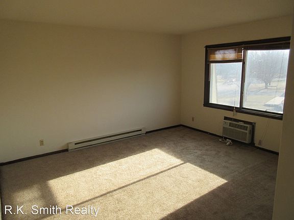 3rd image of 1335 Laramie Ln #6892512