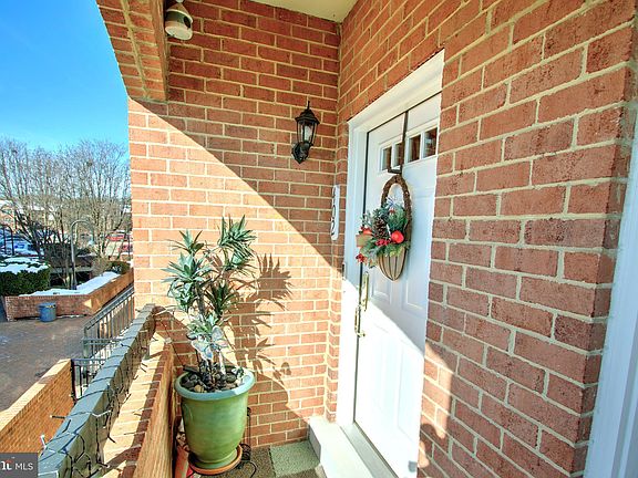 2nd image of 6908 Fairfax Dr Unit 402
