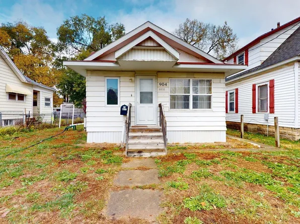 904 6th St SW, Mason City, IA 50401