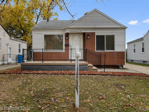 7305 N Silvery Ln, Dearborn Heights, MI 48127