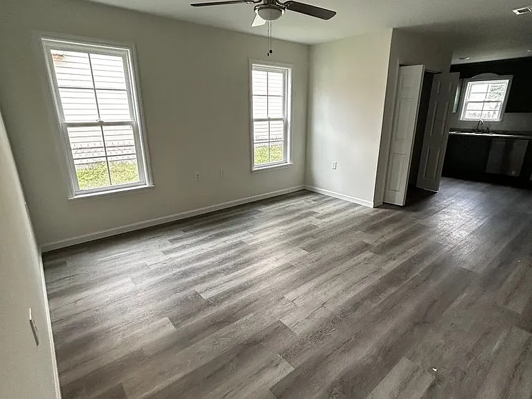 1532 Woodard St — Photo 9