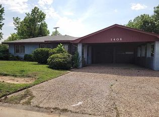 1406 NW 33rd St, Lawton, OK 73505