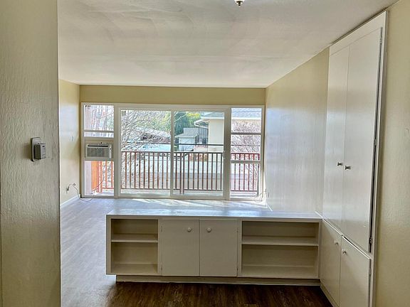 3rd image of 771 Opal Dr APT 4