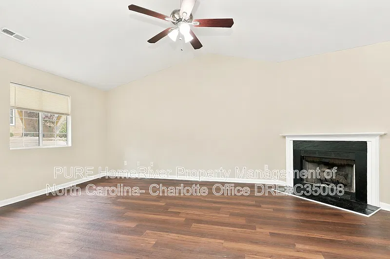 3 bed, 2.0 bath, 1140 sqft, $1,495 — Photo 4
