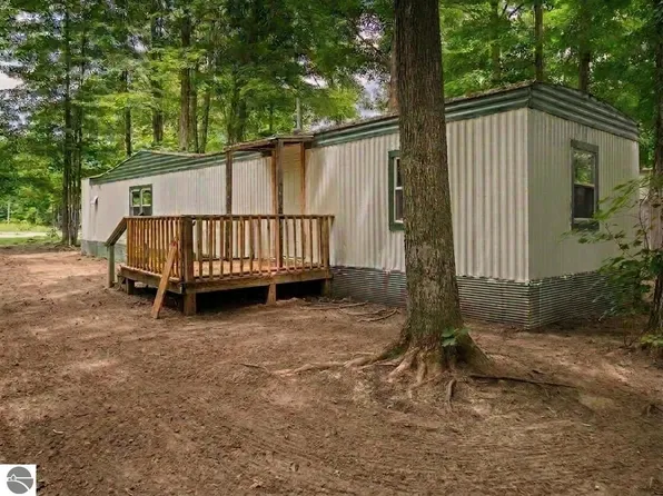 4519 E Mobile Trl, Traverse City, MI 49685