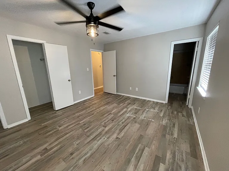 4615 Gladstone Dr — Photo 23