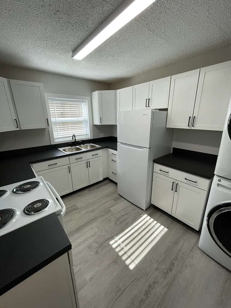 1 bed, 700 sqft, $2,200 — Photo 3