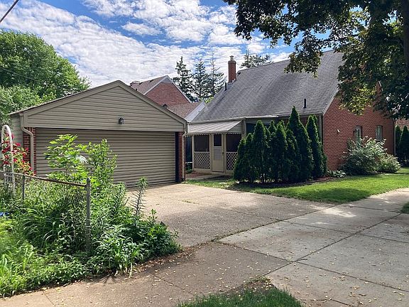 3rd image of 2468 Manchester Blvd