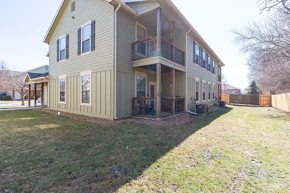 2 bed, $1,800 — Photo 3