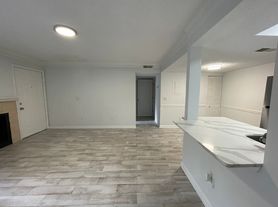 100 Fairway Park Blvd