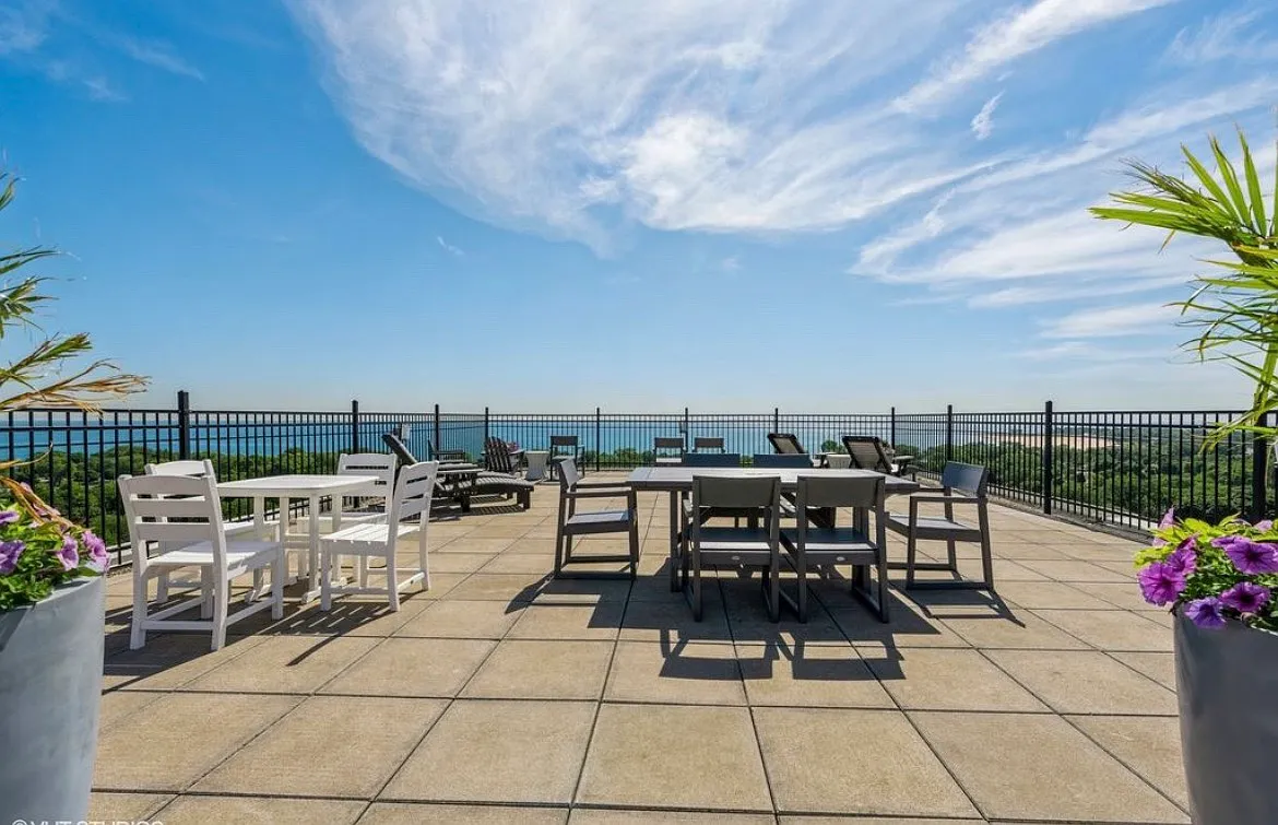 1 bed, 700 sqft, $1,800 — Photo 4