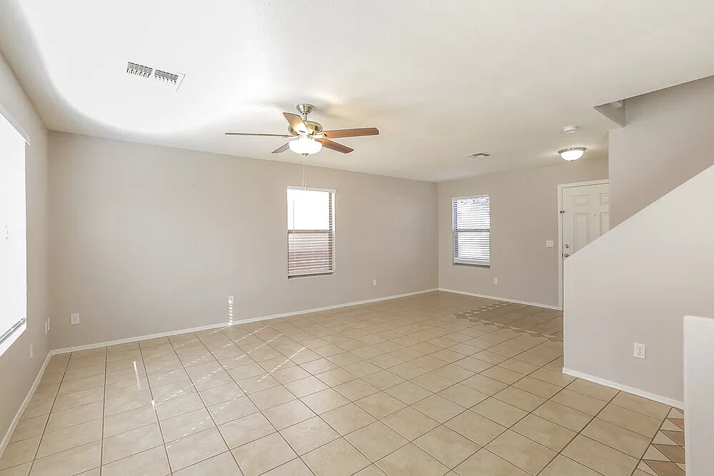 3 bed, 2.5 bath, 1566 sqft, $2,285 — Photo 4