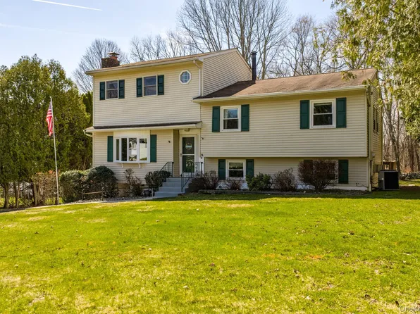 3 Puritan Lane, Washingtonville, NY 10992