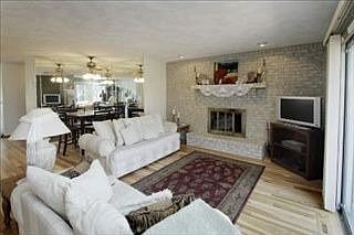 4th image of 137 Winding Wood Way
