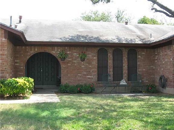 4th image of 1207 Knollpark Cir