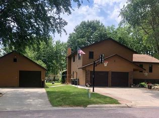 418 Swift St, Saint Peter, MN 56082