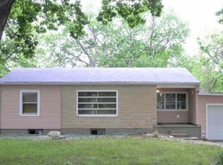 215 Summit Ave, Manhattan, KS 66502