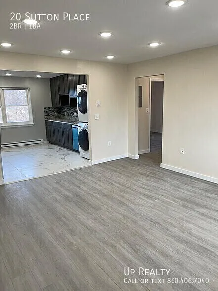 2 bed, 950 sqft, $2,100 — Photo 2