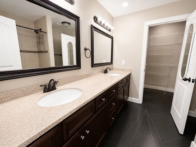 4821 Ocean Dr — Photo 8