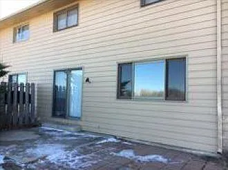 3 bed, 1182 sqft, $1,900 — Photo 4
