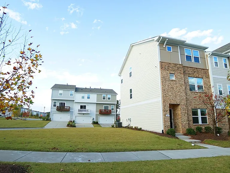 1041 Salt Glaze Ln — Photo 2