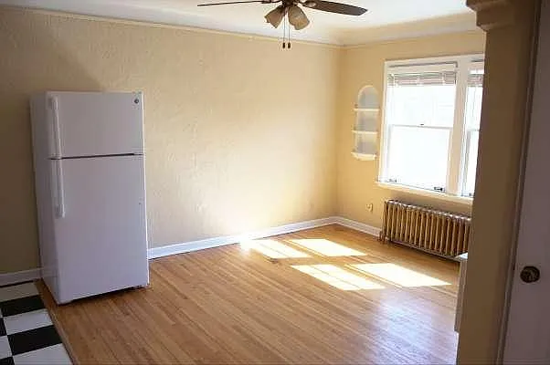 Grand Ave Apartments — Photo 21