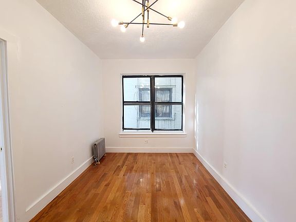 3rd image of 1064 Evergreen Ave Floor 2