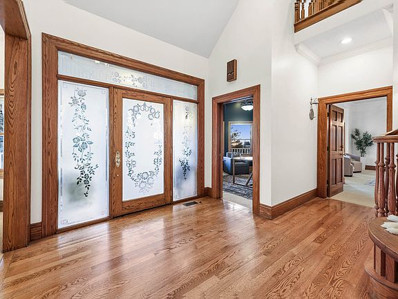 2nd image of 2910 Foothill Dr