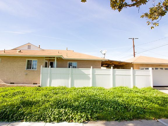 4th image of 11469 McLaren St