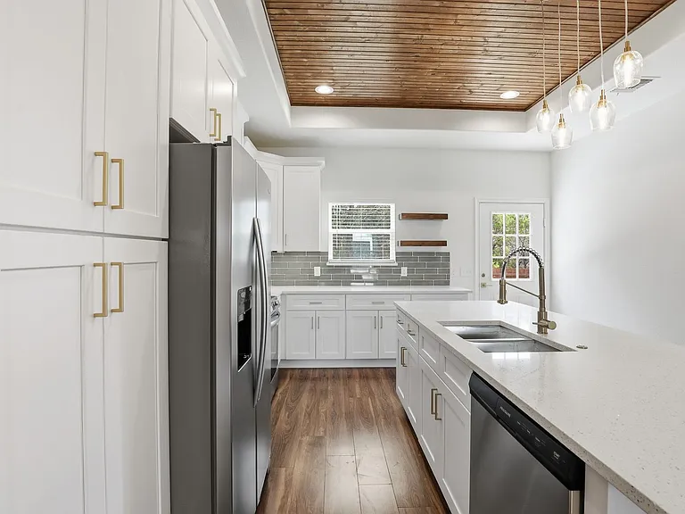 5718 Barkridge Dr — Photo 17