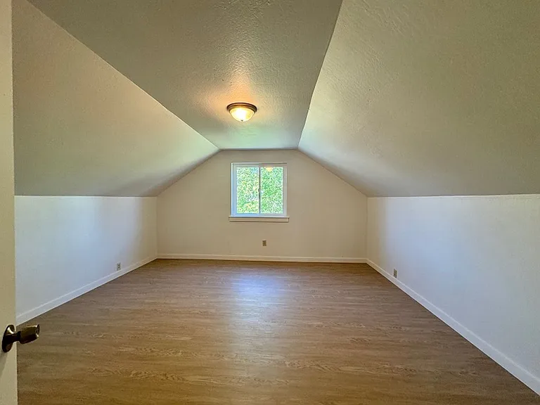130-142 S Underhill Dr — Photo 13