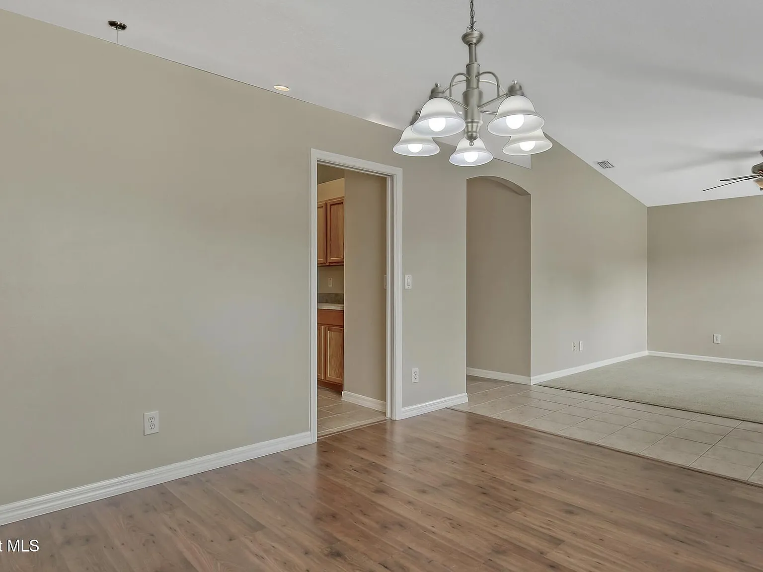 3 bed, 2.0 bath, 2080 sqft, $1,900 — Photo 4