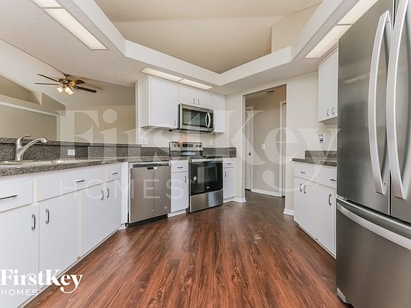 5th image of 10121 Briar Cir