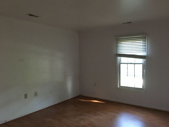 3rd image of 7571 Belle Grae Dr