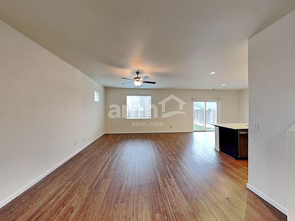 5th image of 1950 NW 23rd St