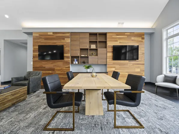 Ivy Hills Living Spaces