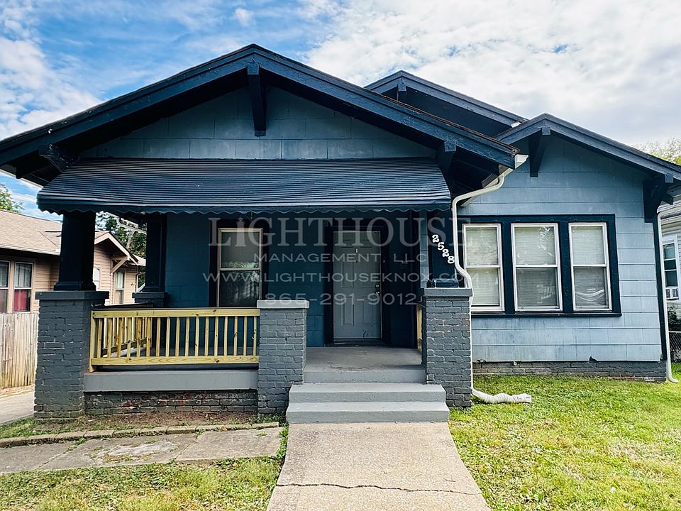 1st image of 2528 Woodbine Ave
