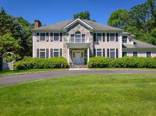 50 Pembroke Dr, Stamford, CT 06903