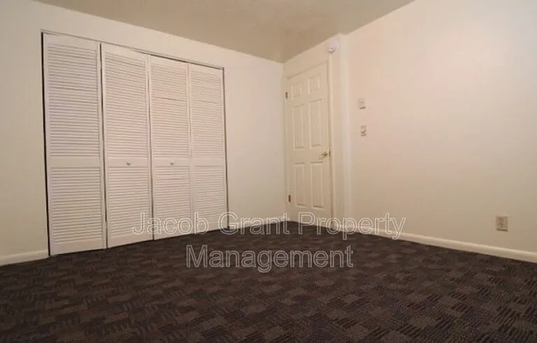 1380 E Poplar St #A — Photo 9