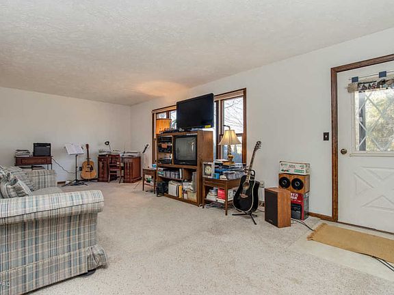 4th image of 6664 E Lake St