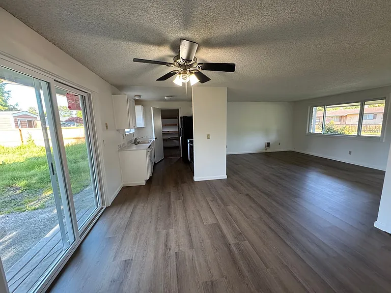 120 SE Salmon St — Photo 9