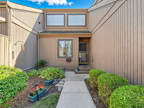 2nd image of 2013 Willow Glen Ln #C