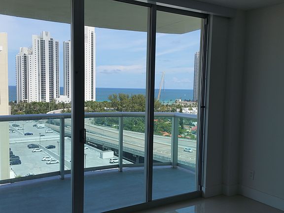 4th image of 19390 Collins Ave APT 1402