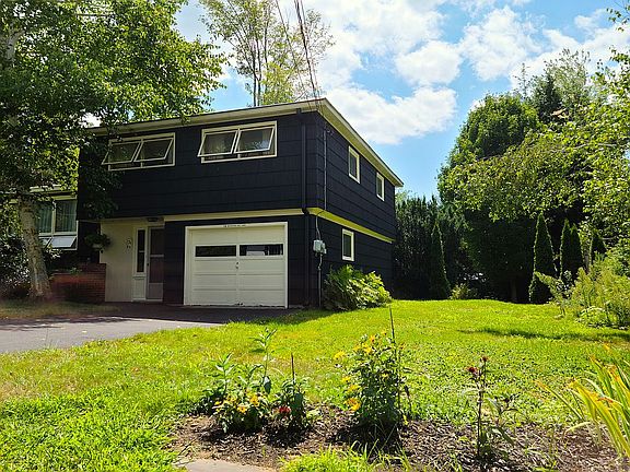 Garage/ 1st Drive/Side Yard