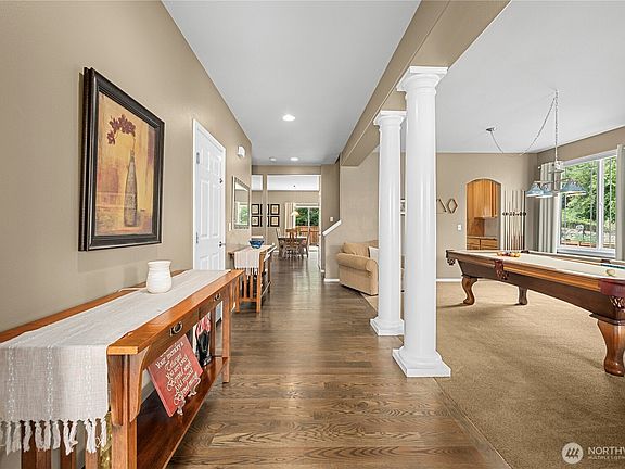 4th image of 418 103rd Avenue NE