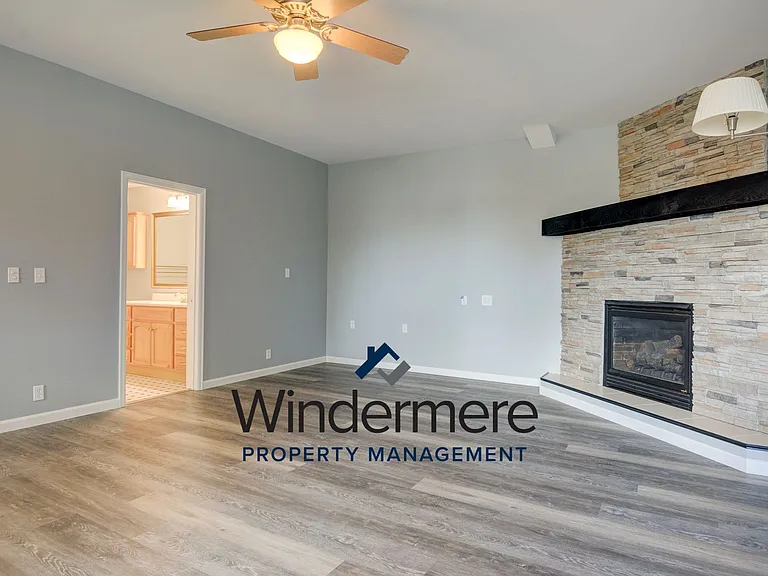 2480 N Bluff Rd — Photo 6