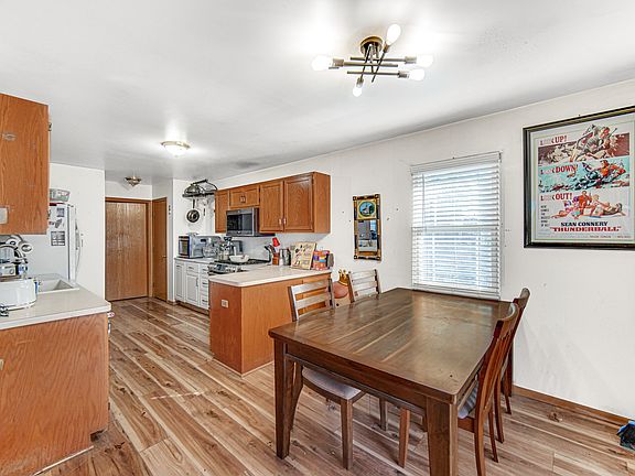 5th image of 897 Meadowbrook Rd