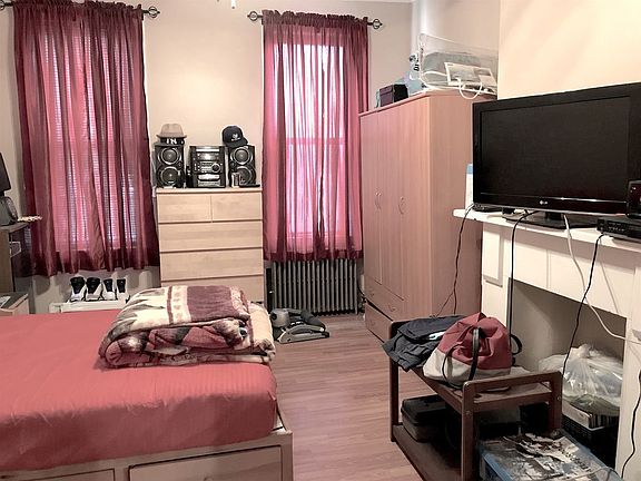4th image of 381 Menahan St APT 3L
