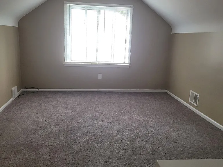 19420 Huntington Rd — Photo 26